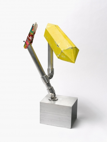 Aluminum sculpture with 2 parts in juxtaposition: a yellow cylinder and a multi-colored metal tongue